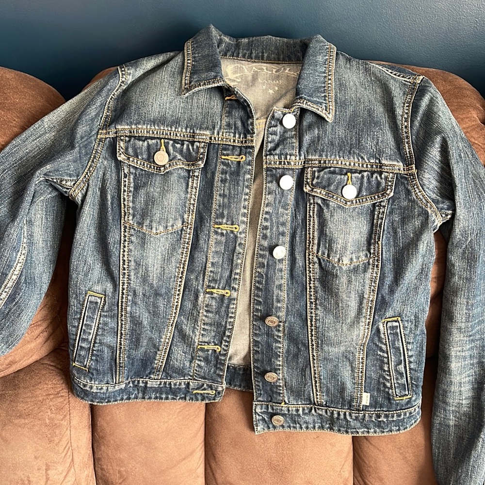 Aritzia Talula Denim Jean Jacket Blue Size Large Pockets Casual Capsule Wardrobe